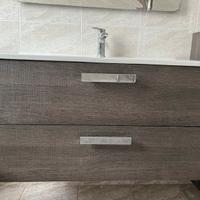 Mobile bagno con lavabo e rubinetto – 90 cm