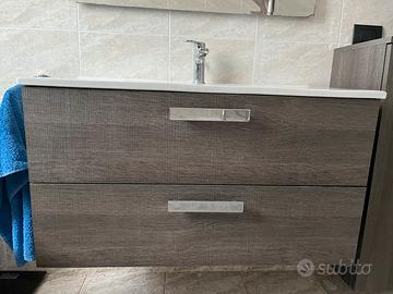 Mobile bagno con lavabo e rubinetto – 90 cm