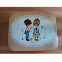 Scatola di latta anni '70 Miss Petticoat 