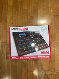 AKAI Professional Pro MPD226 Controller MIDI