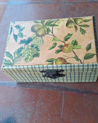 scatolina in legno vintage 