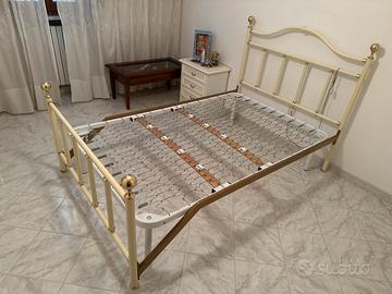 Letto una piazza 1/2 ottone