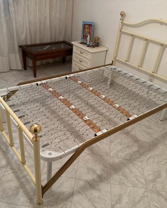 Letto una piazza 1/2 ottone