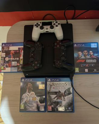 PS4 Slim 500GB con 3 controller e giochi