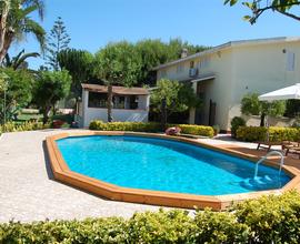 CASA VACANZA CON PISCINA E TENNIS ,100Mm DAL MARE