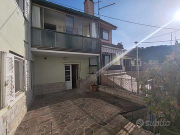 Casetta accostata in via Moreri, da ristrutturare