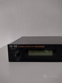 Processore effetti stereo Boss SE-50