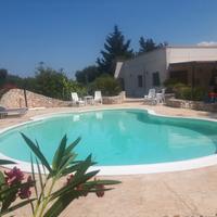 Puglia:Villa con piscina fra gli ulivi 6+2 p.l