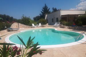Puglia:Villa con piscina fra gli ulivi 6+2 p.l