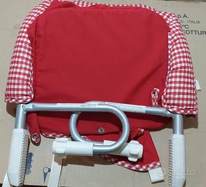 Vari oggetti per l'infanzia