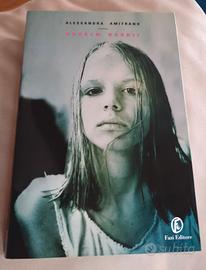 Libro Broken Barbie Alessandra Amitrano 