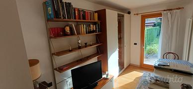 mobile soggiorno  libreria e vetrinetta