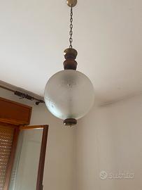 Lampadario vintage anni 70 a globo in vetro