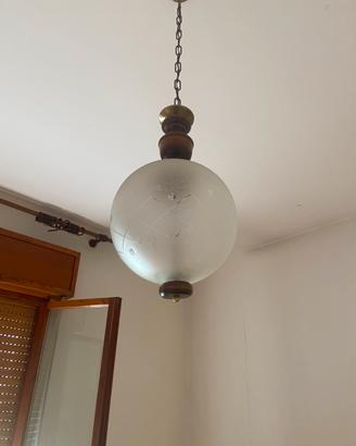Lampadario vintage anni 70 a globo in vetro