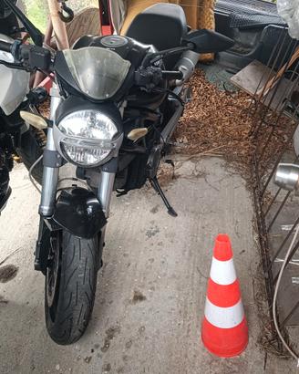 ducati Monster 696
