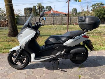 Yamaha xmax 250