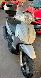 Scooter Beverly 300s - 6000 km