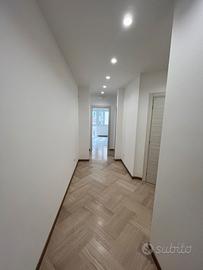 Stanza uso ufficio/studio Catania