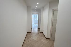 Stanza uso ufficio/studio Catania