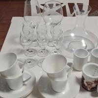 Bicchieri e tazze + decantatore