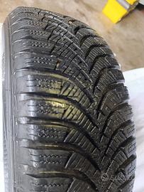 4 pneumatici invernali con cerchione 175/65 R14 