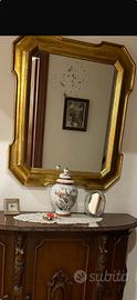 Specchio anni '50 cornice oro in stile classico.