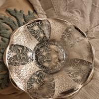 Piatto in vetro con particolari in argento