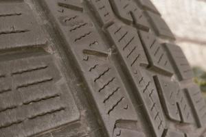 Gomme auto