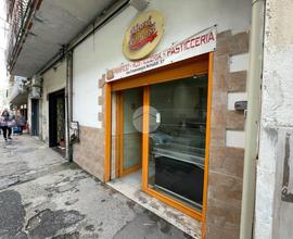 NEGOZIO A NAPOLI