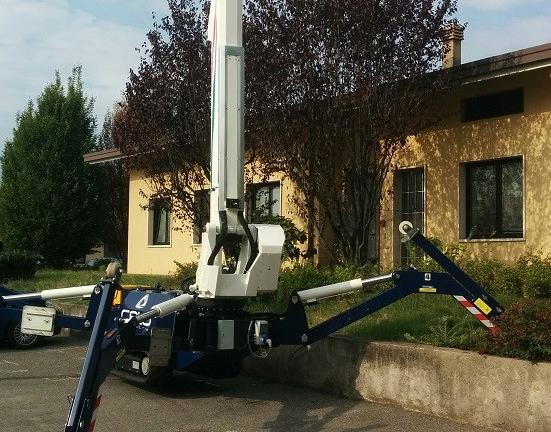 Piattaforma aerea cingolata semovente Dt30