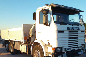Scania con gru