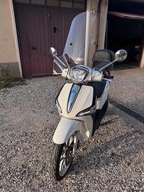 Scooter Piaggio 125 ABS