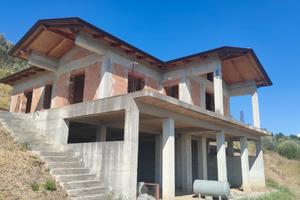 Villa Indipendente Panoramica in Corso di Costruzi