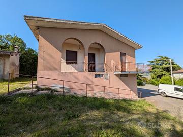 Villa unifamiliare e cantina annessa