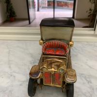 AUTO IN CERAMICA VINTAGE