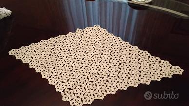 Tris centrini, colore ecrù, cotone freccia 16