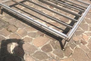 Basamento inox per preingresso