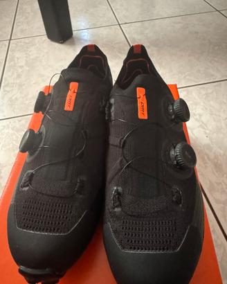 Scarpe DMT