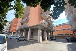 Via TALAMO - NEGOZIO di circa 16 mq