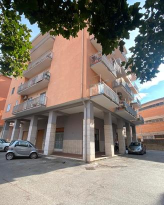 Via TALAMO - NEGOZIO di circa 16 mq