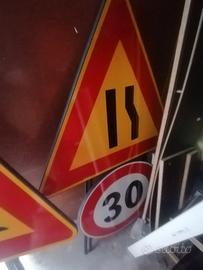 Cartelli segnaletica lavori