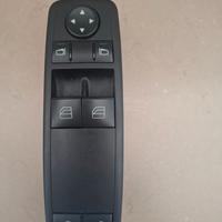 Pulsantiera auto Mercedes Classe B lato guida.