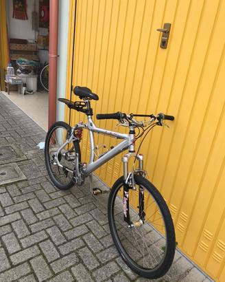 Bicicletta uomo da cross country 