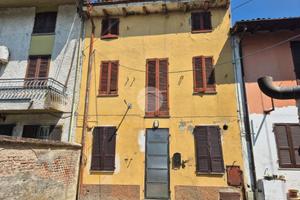 CASA SEMINDIPENDENTE A MONTICELLI PAVESE