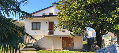 Casa indipendente a Casarsa della Delizia