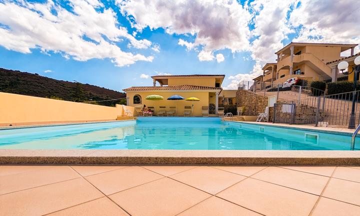 Villetta con piscina San Teodoro (10 min spiagge)