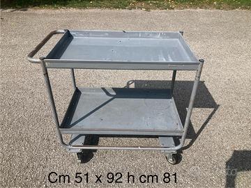 Carrellino in metallo usato