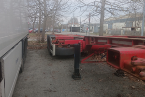 Semirimorchio portacontainer