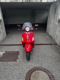 Vespa GTS 300