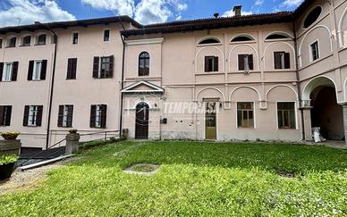 TRILOCALE CON GIARDINO PRIVATO IN CENTRO BIELLA!